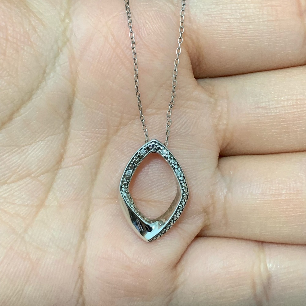 🛍 ZALES Diamond Sterling Silver Necklace - Picture 2 of 7